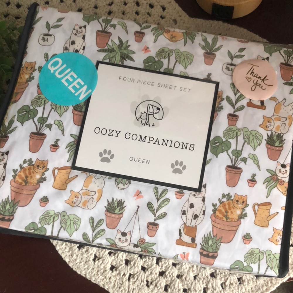 Cozy Companions Cat and Plants Print Sheet Set - QUEEN